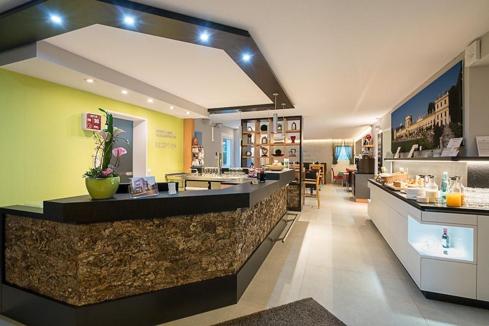 بيوهوتل فيلهيلمسهور تور