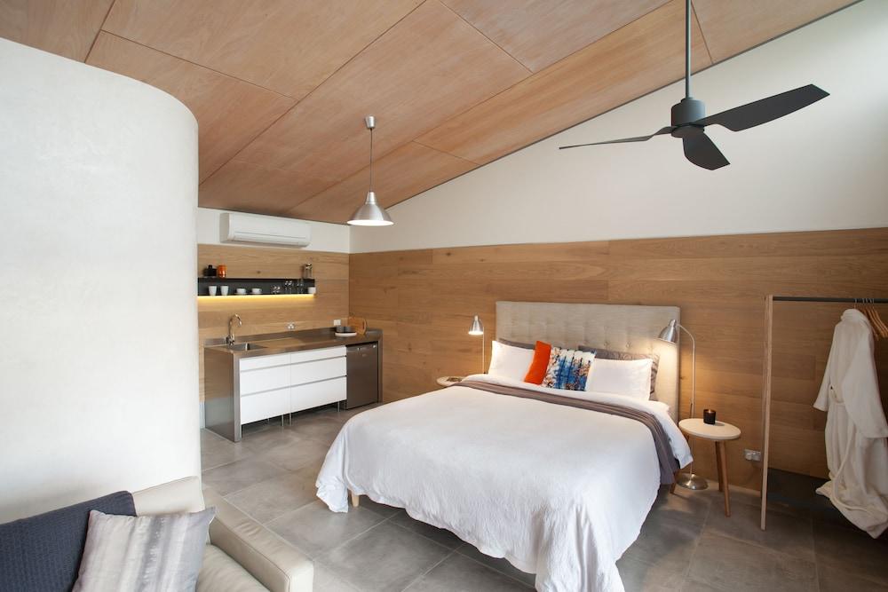 Studio 367 Room