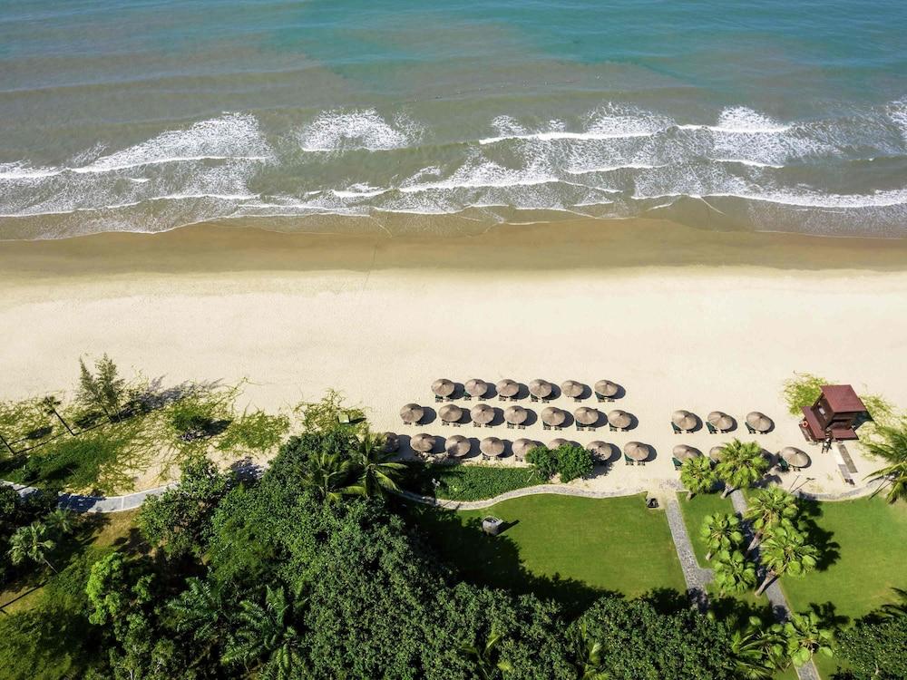 Pullman Oceanview Sanya Bay Resort & Spa