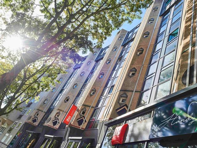 إيبيس باريس لافيليت سيتيه دسيونس ديزلفيم