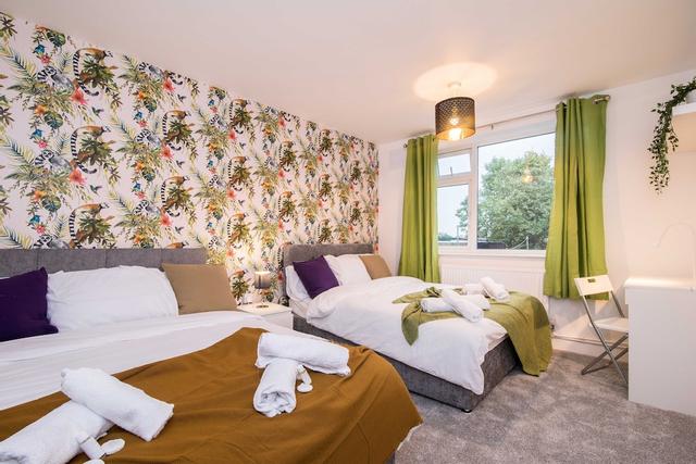 Michaelmas, Coventry - 2 Bed House Apartment