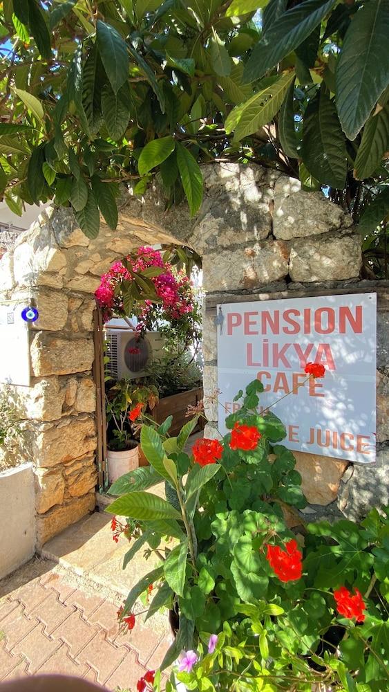 ليكيا بانسيون