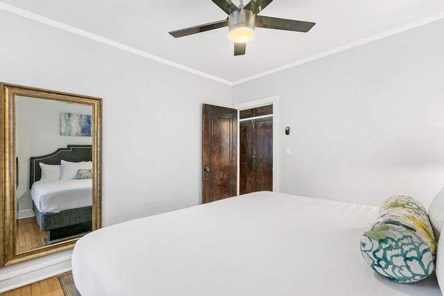 شيكاج ا ا يب 1 بد روم ب بمت نير روسكوي فيليدج