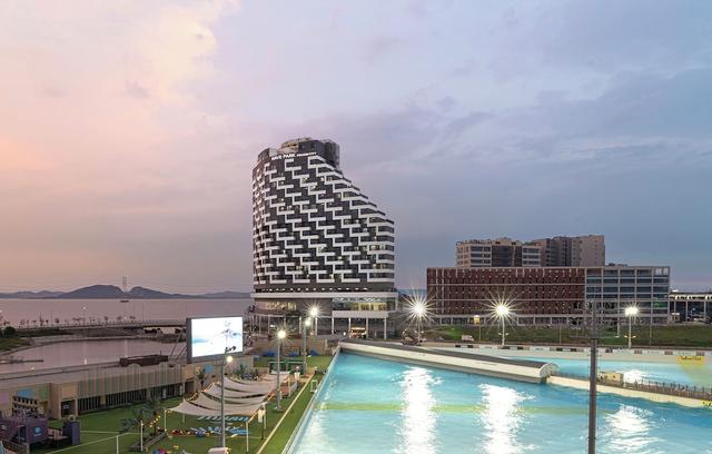 لو كوليكتيف سيهيونج ويفبارك