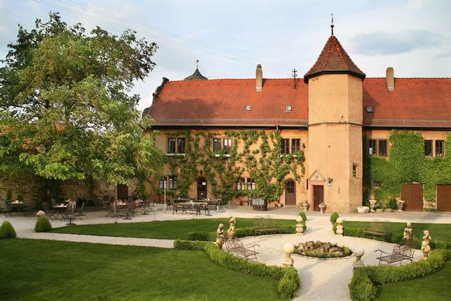 Wörners Schloss Weingut & Wellness Hotel