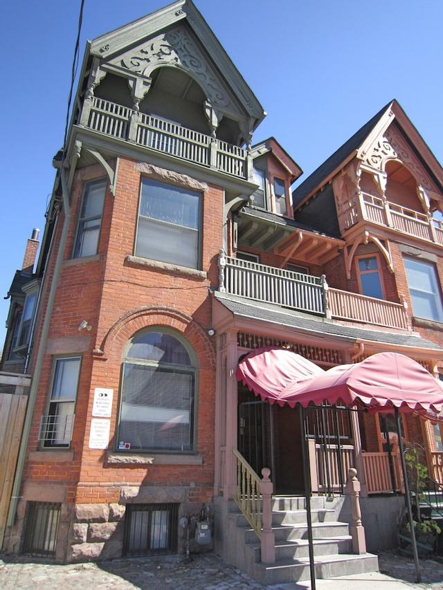 Spadina 11 Guesthouse