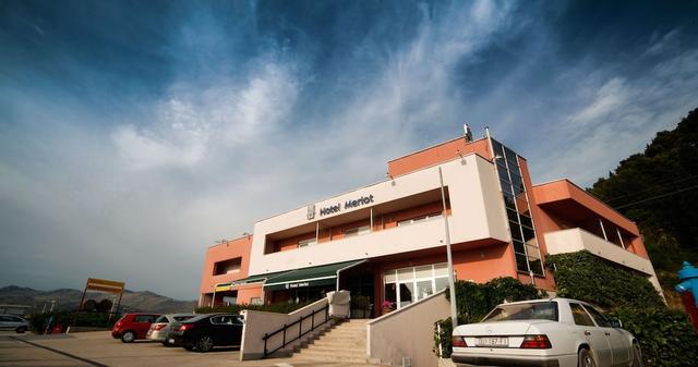 هوتل ميرلوت