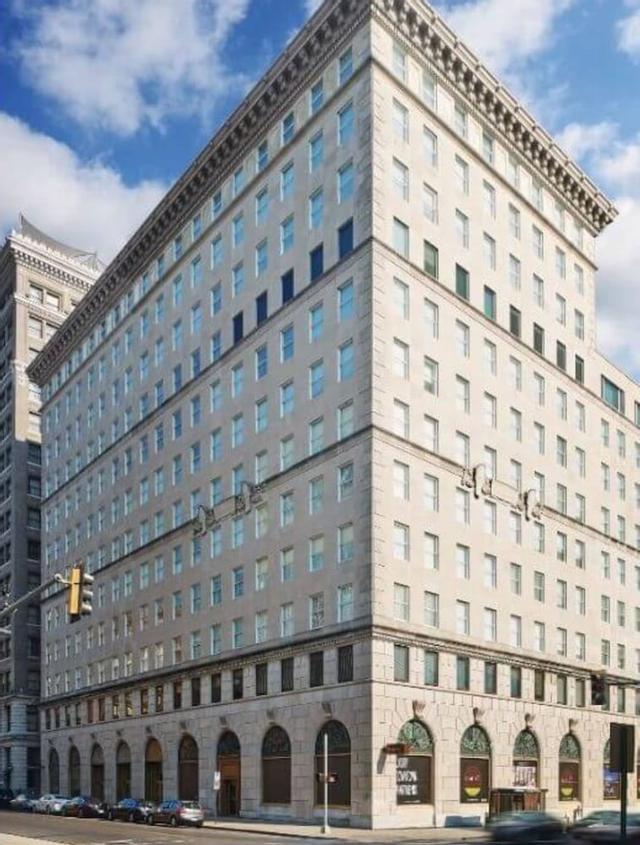 بلو بيرد سويتس نير أوتو زون بارك