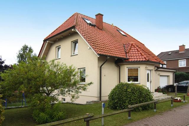 Apartment Near Lake Malchow With Fireplace