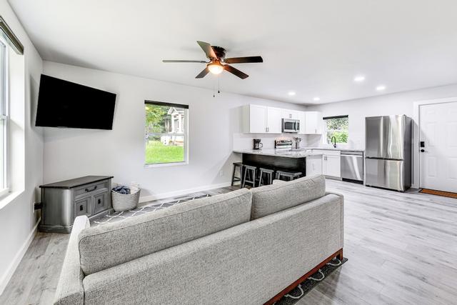 ليكجورز ريتريت إن هانترسفيل إ 7 مي تو ووتر