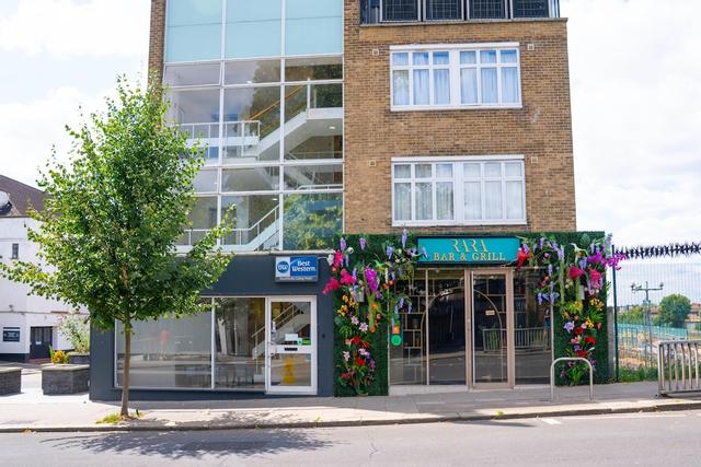 بست ويسترن نورث فيلدز إيلنج هوتل