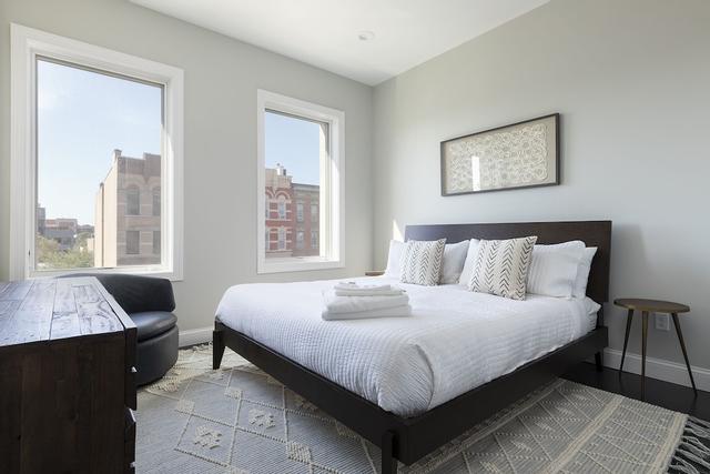 لارج ستايليش  بد روم لوفت أون كوبليستوني ي اين ير ي رن سي