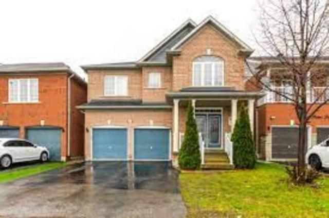 Queen Room near Toronto Pearson Airport